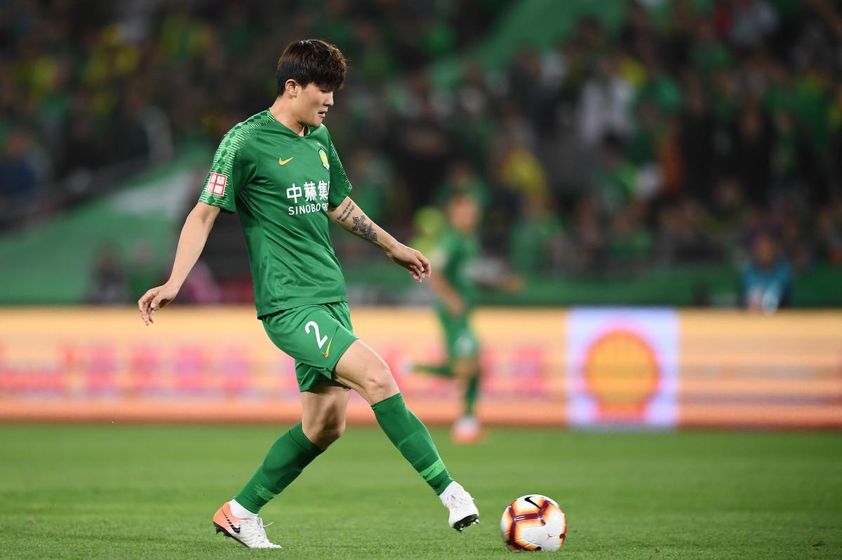 连停带过！刘祝润转身抽射破门，海港2-0领先赛更达